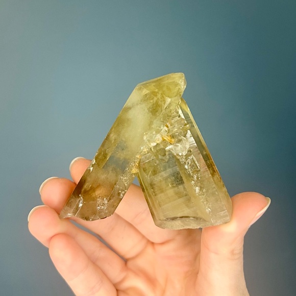 Smoky Citrine Window Quartz Crystal with Druzy - Picture 5 of 10